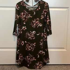 Green floral dress. Size L
